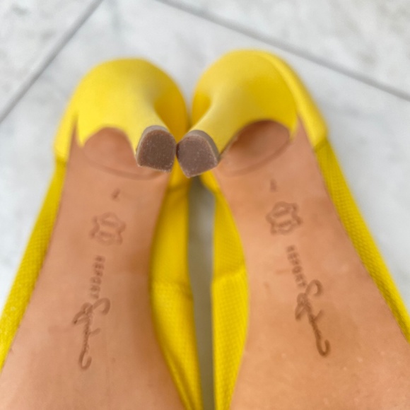 REPORT SIGNATURE Yellow open toe Platform Pumps size 7 - Picture 10 of 13